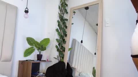 Snapshot of esmeralda_as chatting on 06.19.26 esmeralda_as online show from 06.19.26