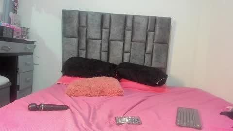 Snapshot of esmeraldaa_sc chatting on 05.29.26 Perla online show from 05.29.26