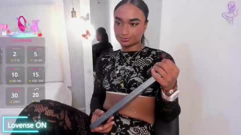 Snapshot of esmeraldanyx chatting on 09.20.25 esmeraldanyx online show from 09.20.25