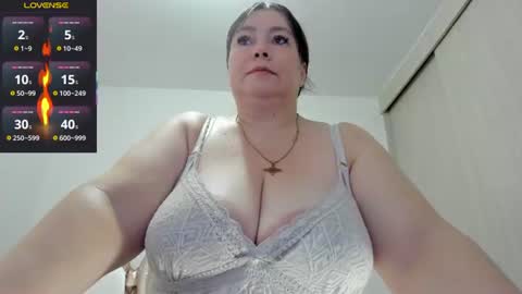 Snapshot of esmeraldo_mfc chatting on 07.18.26 Esmeralda online show from 07.18.26