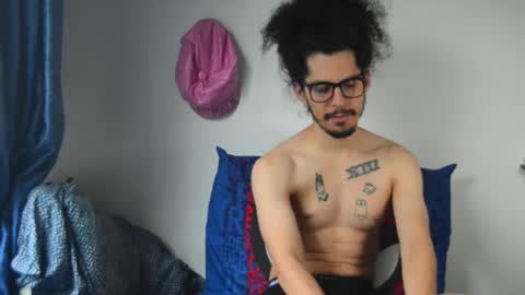 Snapshot of esnaider_man chatting on 02.22.25 Esnider online show from 02.22.25