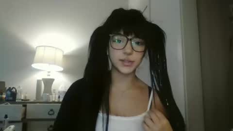 Snapshot of esoterickitten777 chatting on 11.24.25 axe online show from 11.24.25