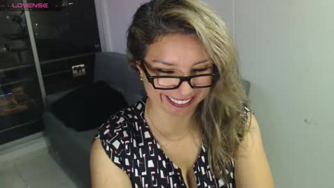 Snapshot of esperanza86_ chatting on 12.19.24 Juliana online show from 12.19.24