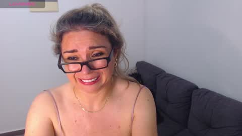 Snapshot of esperanza86_ chatting on 01.01.25 Juliana online show from 01.01.25