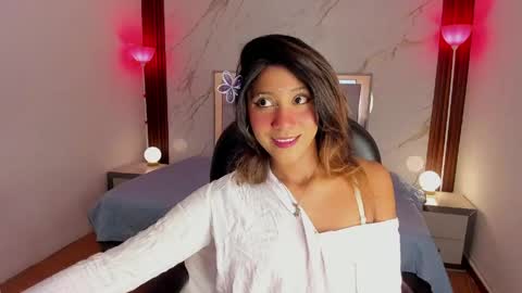 Snapshot of esperanzamora chatting on 05.05.26 esperanzamora online show from 05.05.26