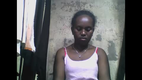 Snapshot of estanie chatting on 09.15.25 estanie online show from 09.15.25