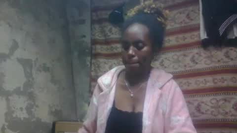 Snapshot of estanie chatting on 09.27.25 estanie online show from 09.27.25