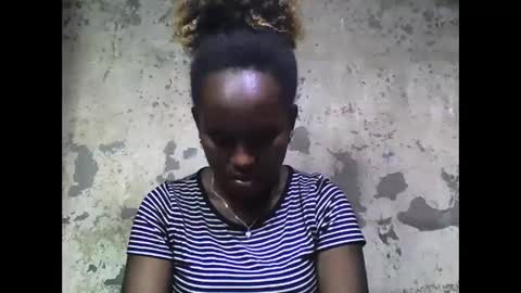 Snapshot of estanie chatting on 10.03.25 estanie online show from 10.03.25