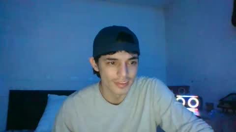 estebankit0 online show from 12.29.24