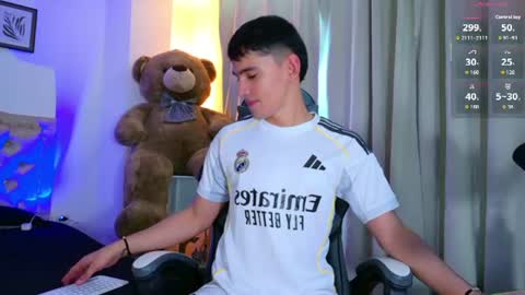 Snapshot of estebanperez_ chatting on 06.23.26 Esteban online show from 06.23.26