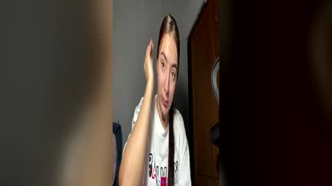 Snapshot of estefa1 chatting on 06.17.26 estefa1 online show from 06.17.26