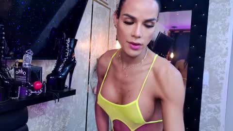 estefania1812 online show from 02.18.26