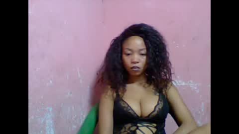 estelah20 online show from 10.18.25