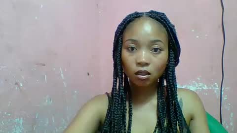 estelah20 online show from 11.12.25