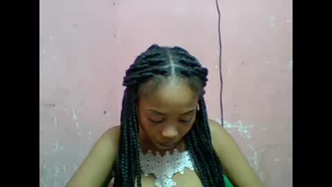 estelah20 online show from 11.18.25