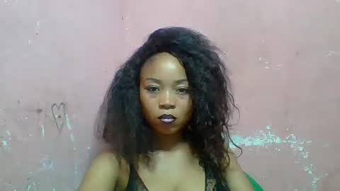 estelah20 online show from 11.30.25