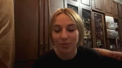 Snapshot of estelaroda chatting on 02.11.26 Rina online show from 02.11.26