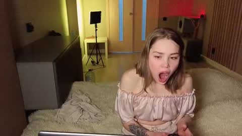 Snapshot of estelle_every chatting on 02.05.26 Estelle online show from 02.05.26