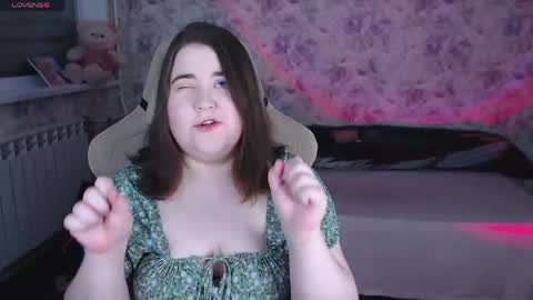 estelle_hicks online show from 05.10.26