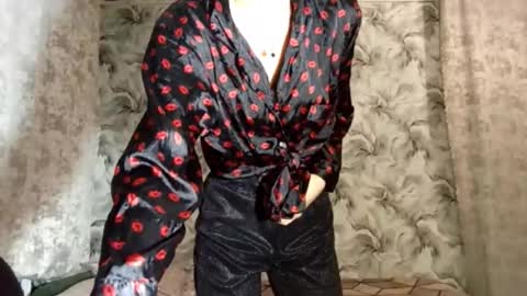 Snapshot of estellekirbo chatting on 02.14.26 estellekirbo online show from 02.14.26