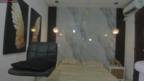 Estephany online show from 12.21.24