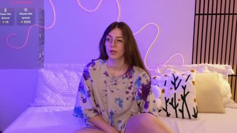 Ester online show from 01.30.25