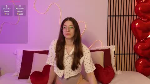 Ester online show from 02.12.25