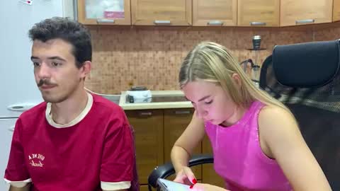 Snapshot of ester_vixen chatting on 09.25.25 Ester online show from 09.25.25