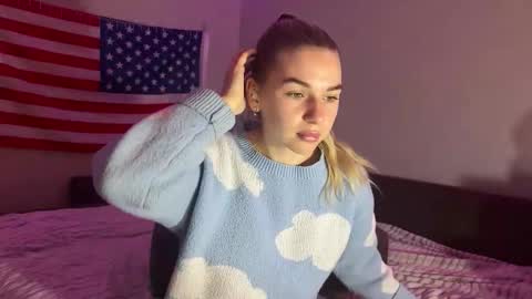 Ester online show from 12.03.25