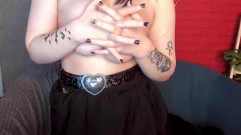 Ester  online show from 03.31.26