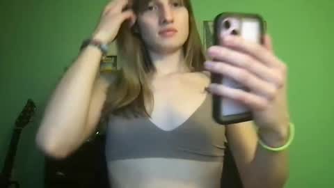 Snapshot of esthergreyplus chatting on 01.25.25 Esther Grey online show from 01.25.25