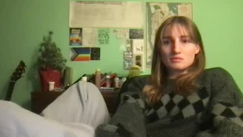 Snapshot of esthergreyplus chatting on 01.28.25 Esther Grey online show from 01.28.25