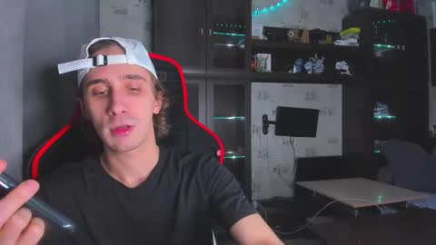 LOUIS online show from 11.18.25