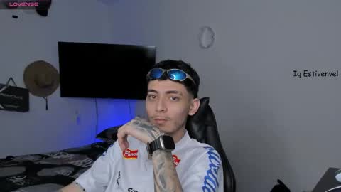 estivenvel online show from 10.12.25