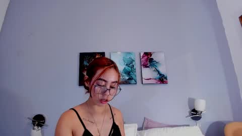 Snapshot of estrella_duran chatting on 06.04.26 Estrellita online show from 06.04.26
