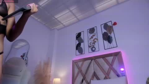 Snapshot of estrellavega_ chatting on 05.04.26 Estrella online show from 05.04.26