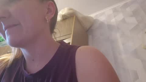 Snapshot of estrellawalters chatting on 05.01.26 estrellawalters online show from 05.01.26