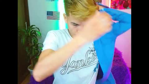 Snapshot of estrellita__jordan chatting on 01.19.25 JORDAN online show from 01.19.25