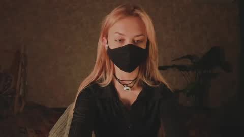 Snapshot of eternalophelia chatting on 05.05.26 Sophia online show from 05.05.26