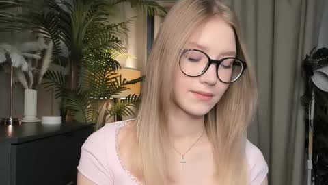 Natalie online show from 11.06.25