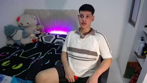 Snapshot of ethan_allard chatting on 05.20.26 ethan_allard online show from 05.20.26