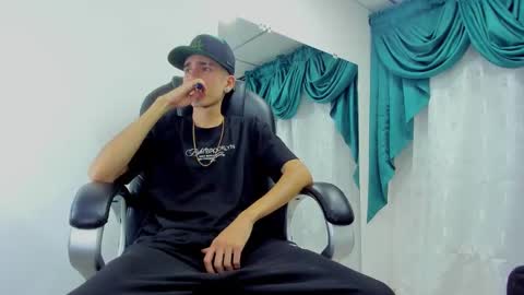 Snapshot of ethan_boy_ chatting on 12.04.24 Ethan online show from 12.04.24