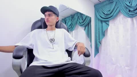 Snapshot of ethan_boy_ chatting on 12.23.24 Ethan online show from 12.23.24