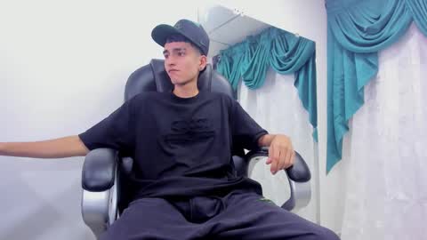 Snapshot of ethan_boy_ chatting on 01.03.25 Ethan online show from 01.03.25