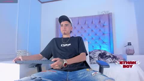 Snapshot of ethan_boy_ chatting on 11.29.25 Ethan online show from 11.29.25