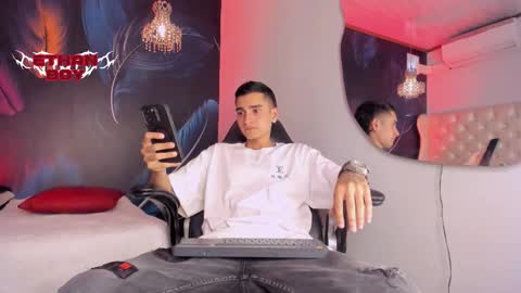 Snapshot of ethan_boy_ chatting on 01.05.26 Ethan online show from 01.05.26