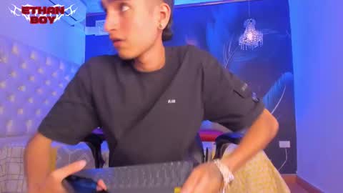 Snapshot of ethan_boy_ chatting on 01.06.26 Ethan online show from 01.06.26