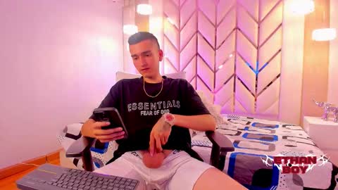 Snapshot of ethan_boy_ chatting on 02.07.26 Ethan online show from 02.07.26