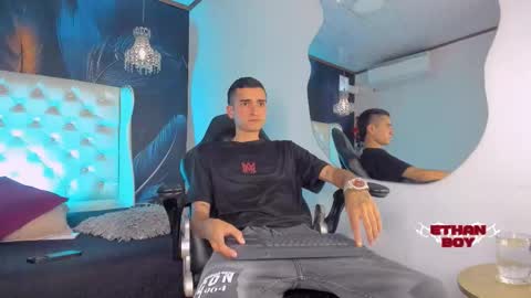Snapshot of ethan_boy_ chatting on 02.10.26 Ethan online show from 02.10.26
