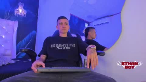 Snapshot of ethan_boy_ chatting on 02.14.26 Ethan online show from 02.14.26